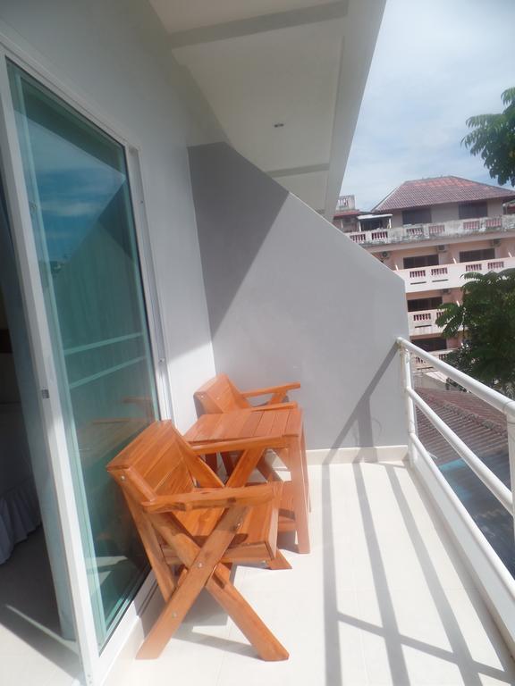 Kasemsuk Guesthouse Sha Extra Plus Karon Quarto foto
